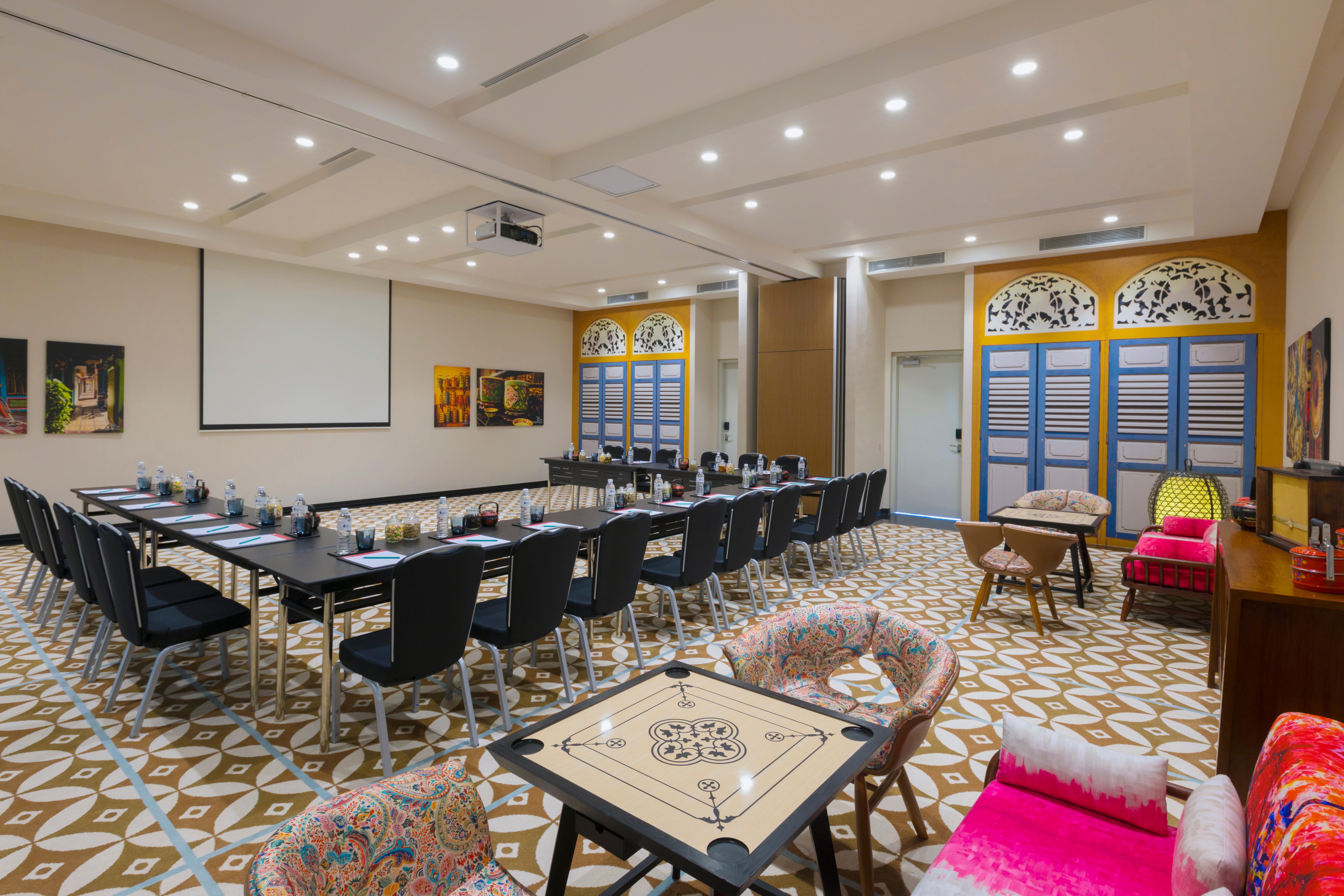 โรงแรมอินดิโก สิงคโปร์ กาตง ภายนอก รูปภาพ Meeting room at the hotel